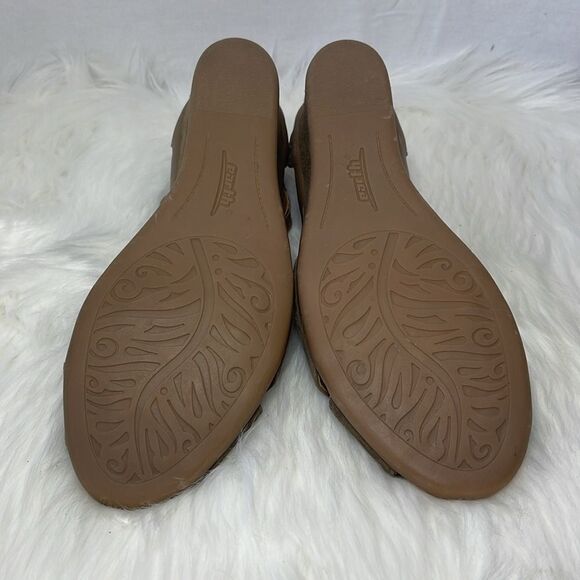 Earth Curvet Khaki Suede Wedge Sandals Sz 8.5 - Picture 7 of 7